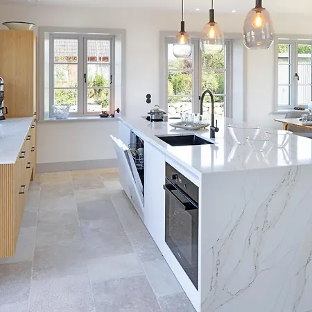 Semesterbostad Westport List