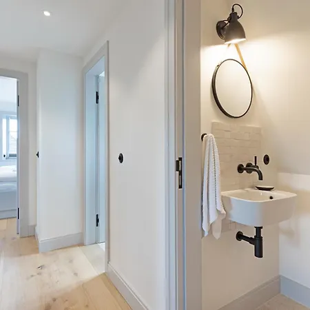 Westport Semesterbostad *